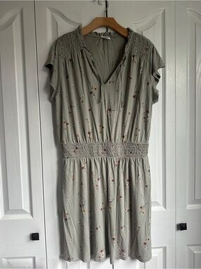 Reitmans Women’s Smocked Waist Floral Midi Dress in Sage Green Size XL